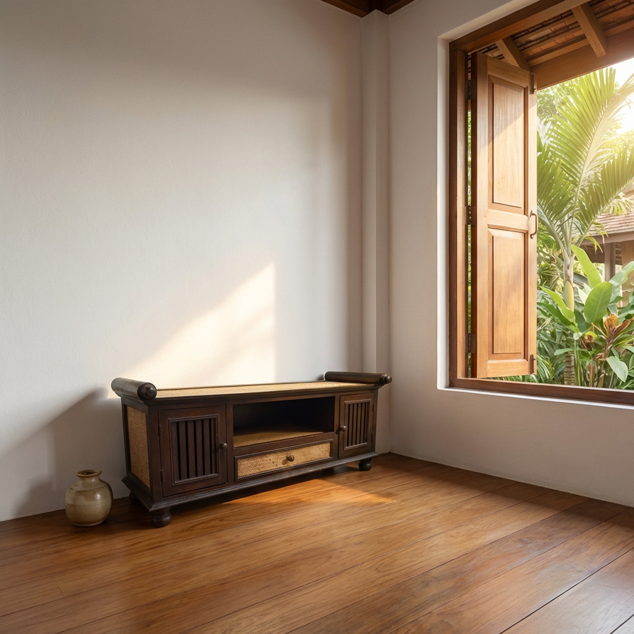 2-türiges Sideboard aus massivem thailändischem Hartholz und geflochtenem Bambus mit Schublade