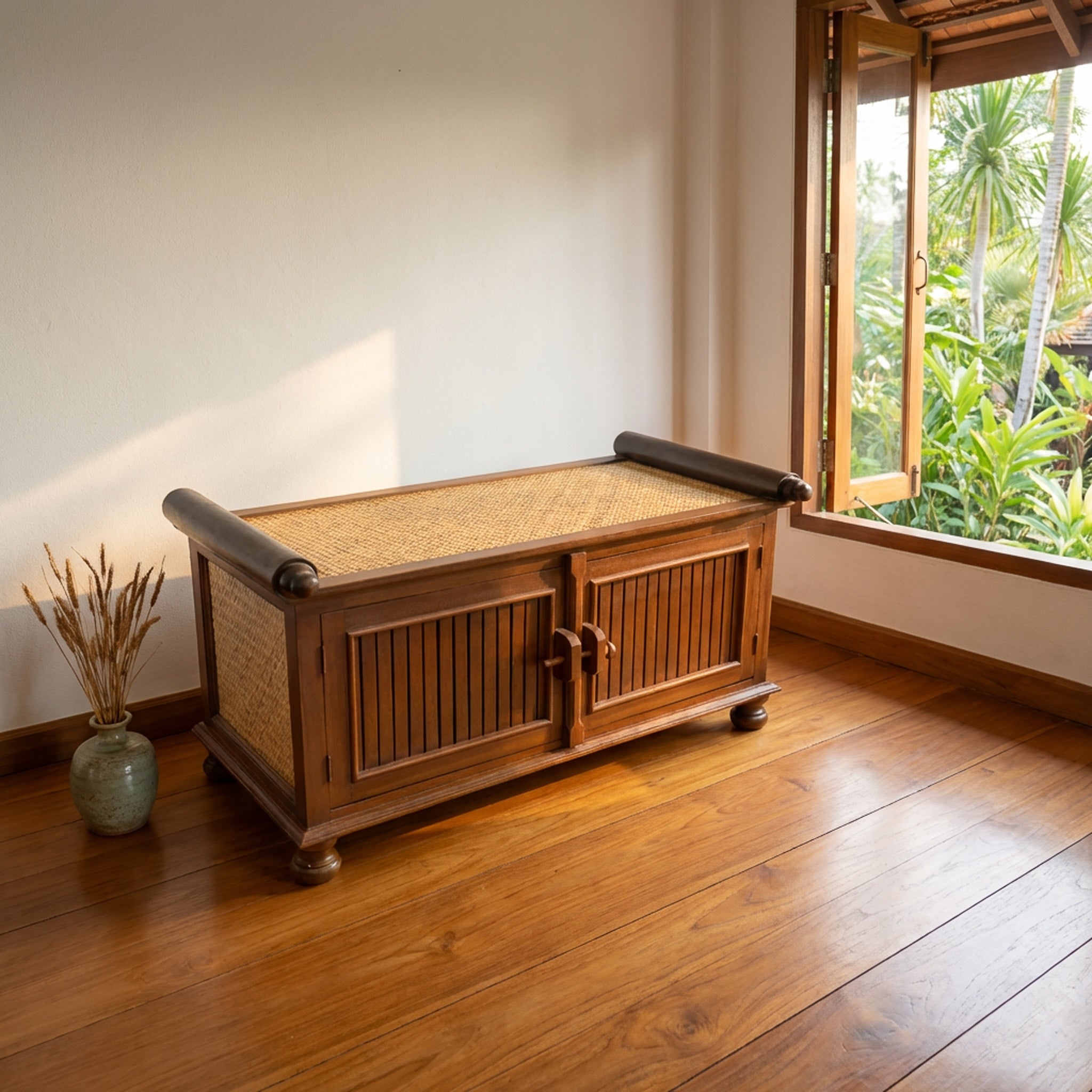 2-türiges Sideboard aus massivem thailändischem Hartholz und geflochtener Binse