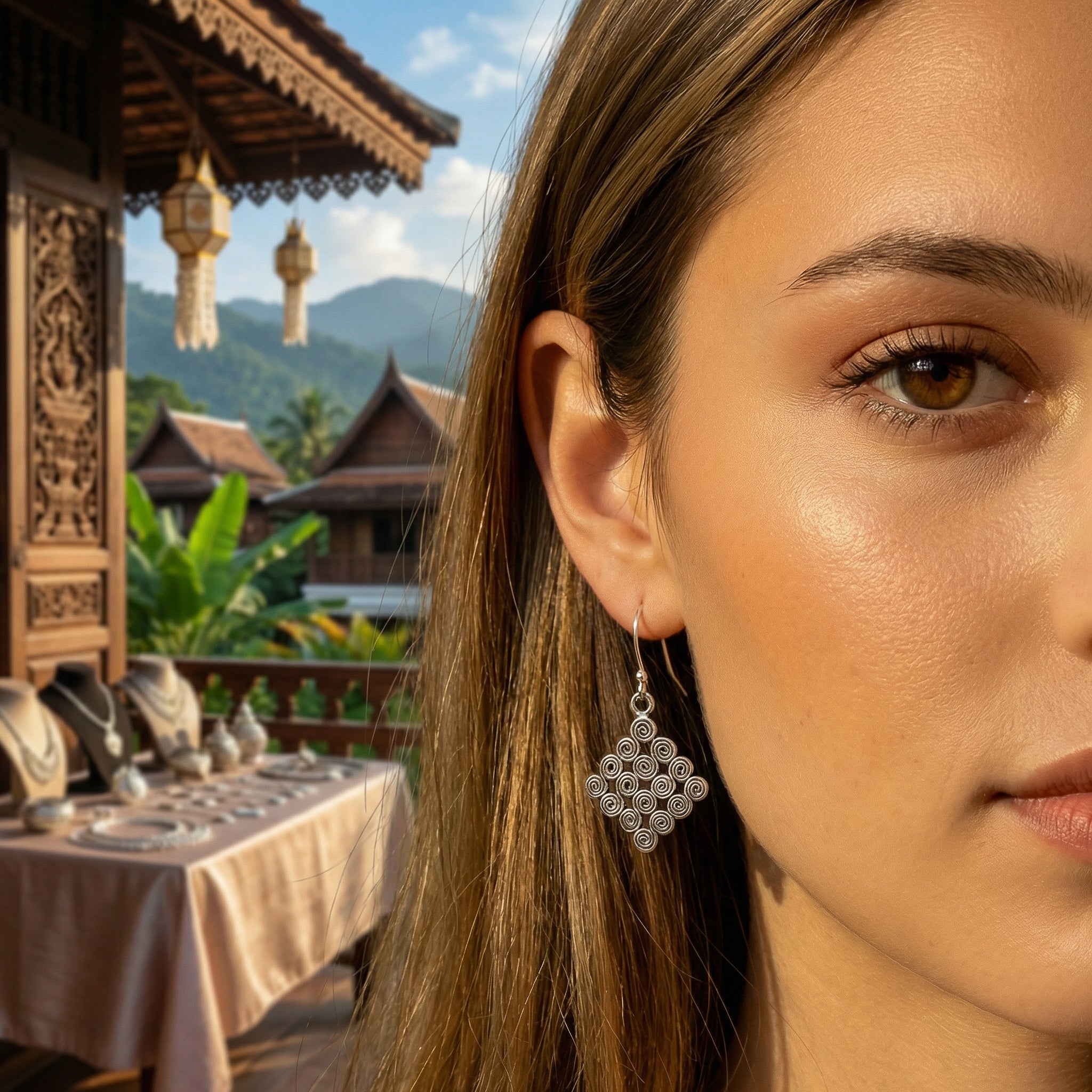 Ohrringe aus 98 % feinem Silber der Karen Hill Tribe mit Diamantspirale, handgefertigter Schmuck