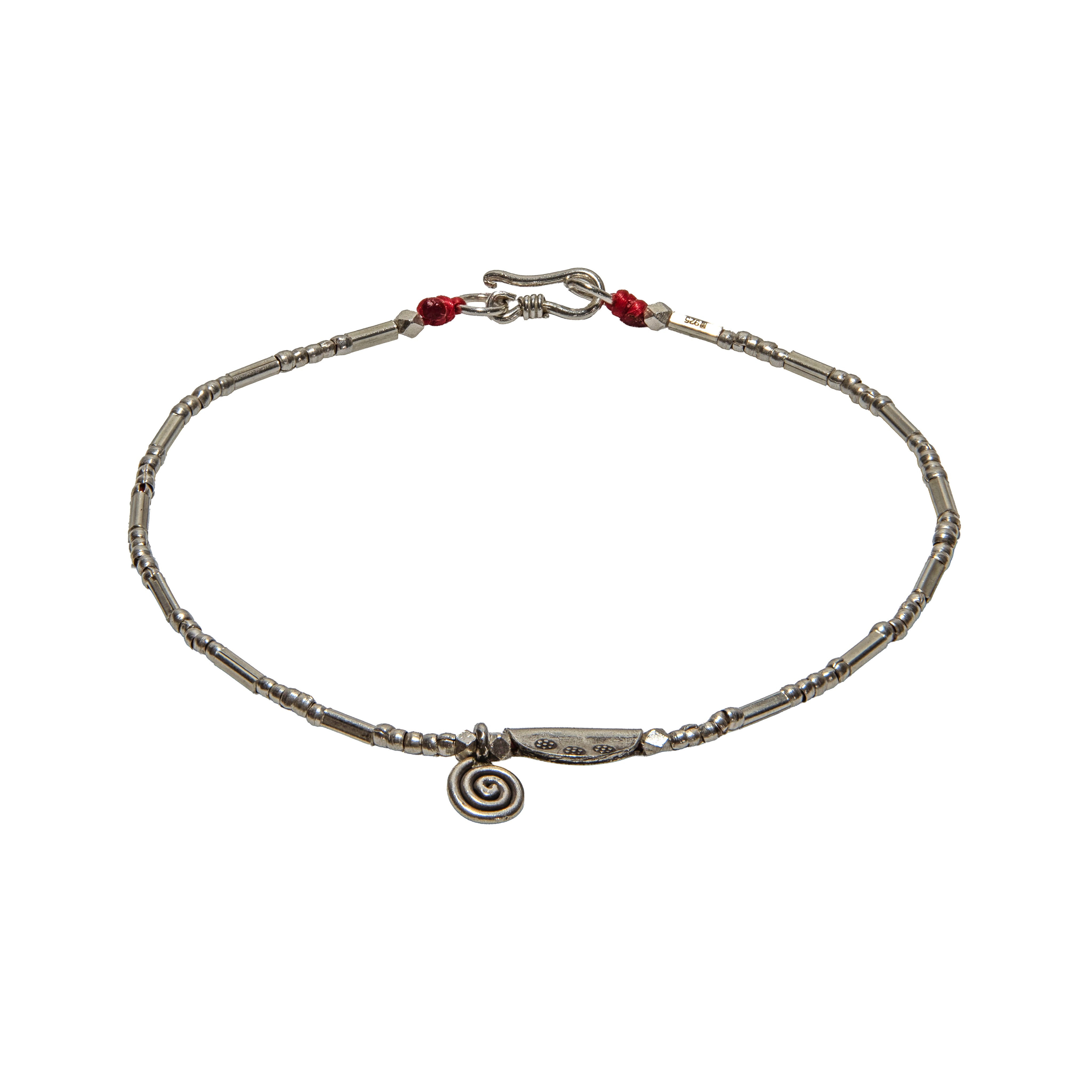 Fusskettchen aus 98 % feinem Silber des Karen-Bergstammes mit Spiralanhänger und roten Akzenten – handgefertigter Schmuck