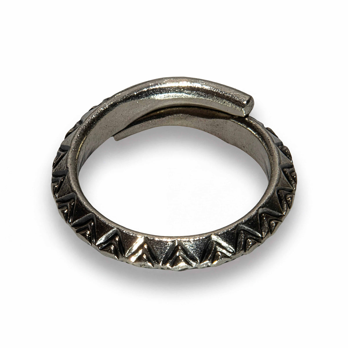 Handcrafted 98% Fine Karen Hill Tribe Silver Triangle Mountain Pattern Ring, Handmade Jewelry from Chiang Mai Thailand - Lalanna Design