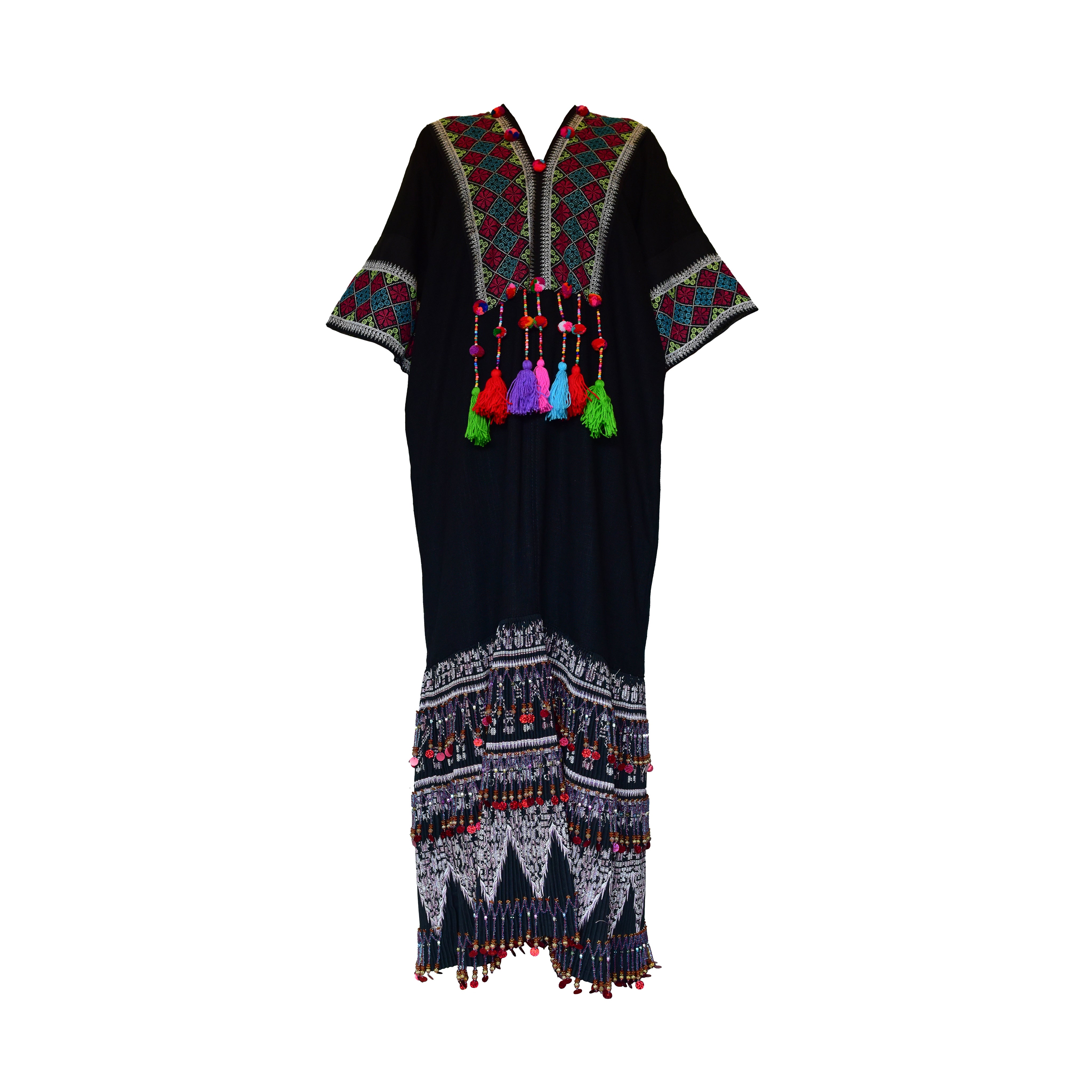 Schwarzes Lanna-Kleid mit grau-roter Stickerei