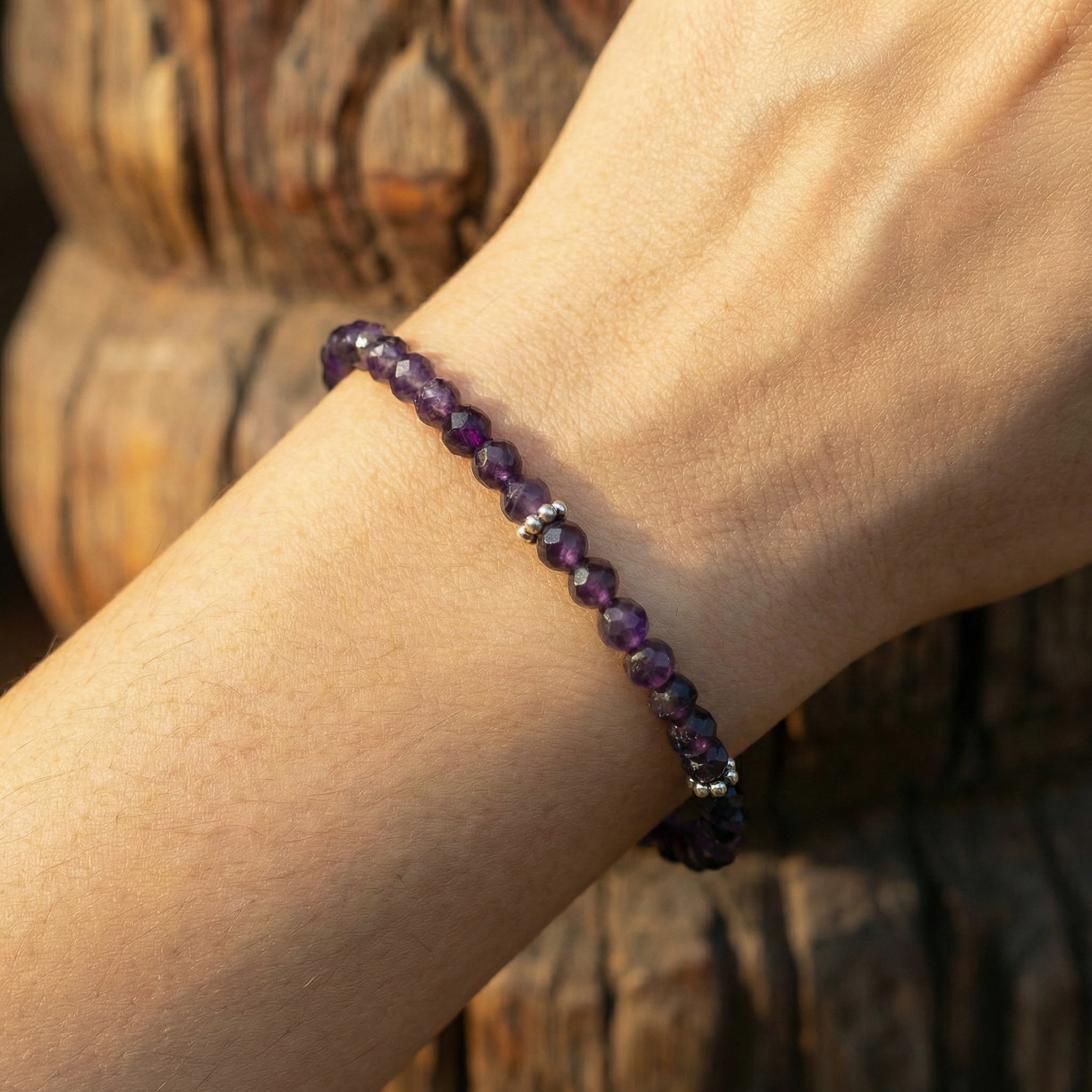Facettiertes Amethyst-Armband mit Silber Zwischenstück